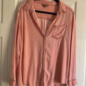 Pink light material button down